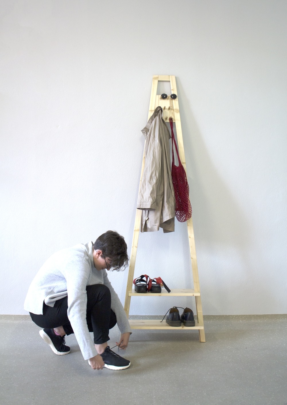 Nábytok na troch bodoch 