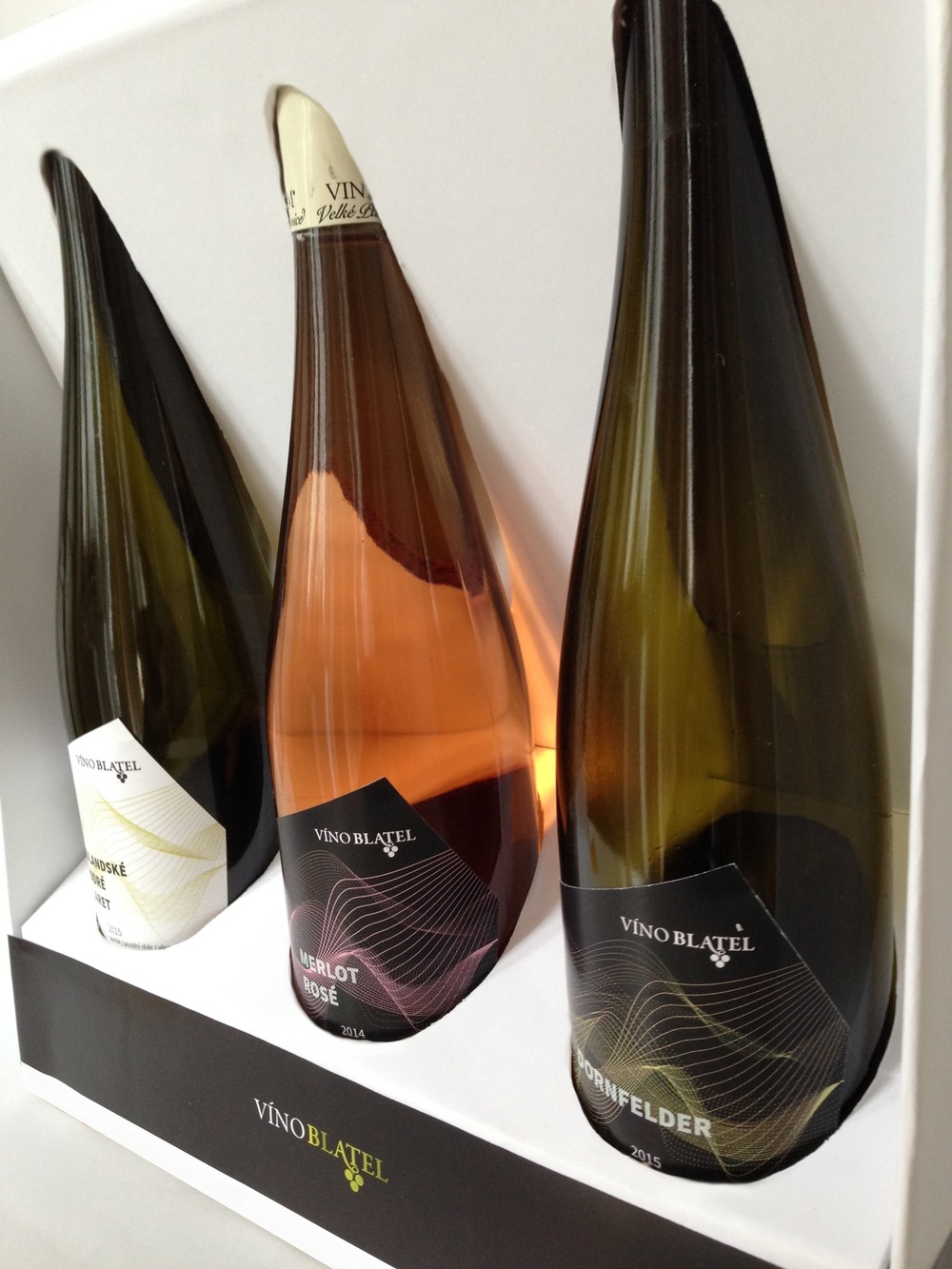 WINE packaging_obalový design