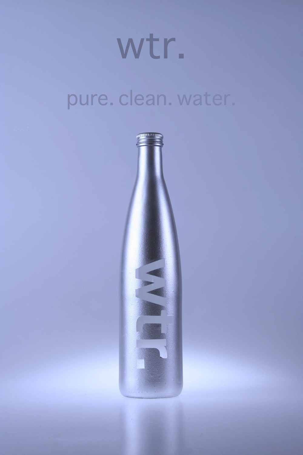 Etiketa láhve na vodu