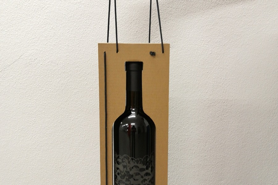 Kartonový obal na víno