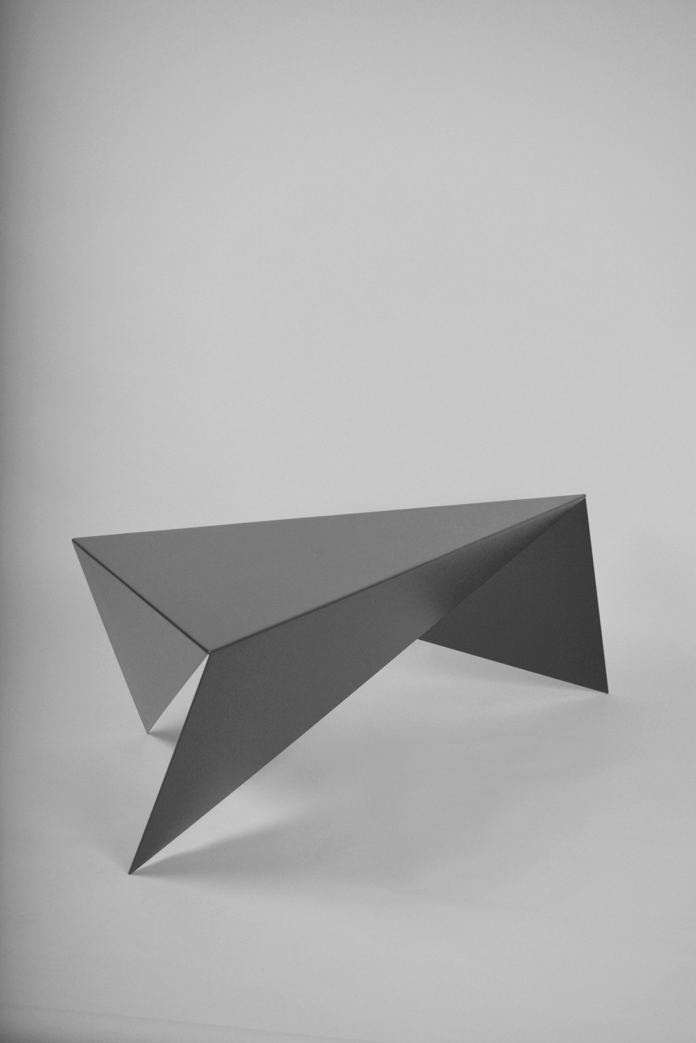 NÁBYTOK NA TROCH BODOCH