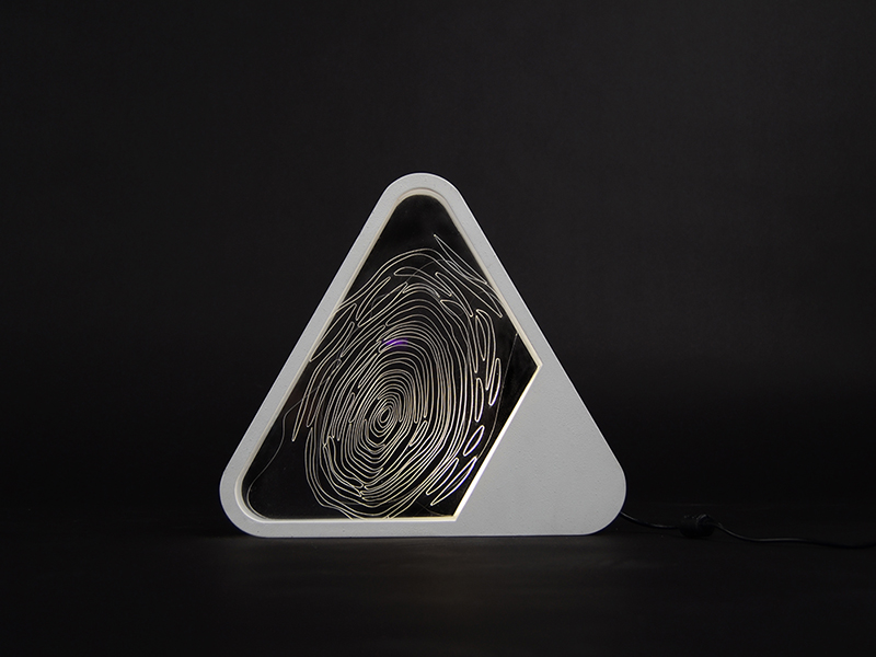 Svítidlo z plexiskla