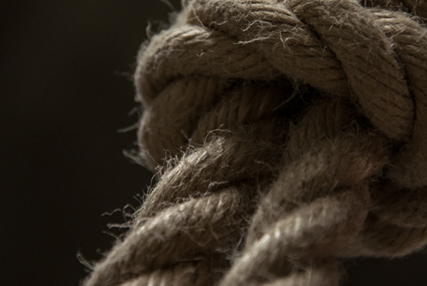 Vešiak na odev / U16