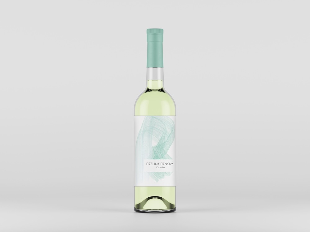 Kolekcia etikiet na víno