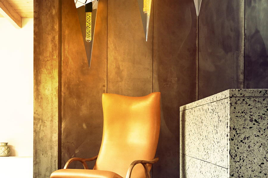 Pyramis — světlo z plexiskla