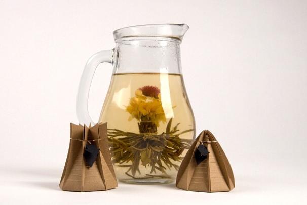 Mladý obal 2012 - Blooming tea