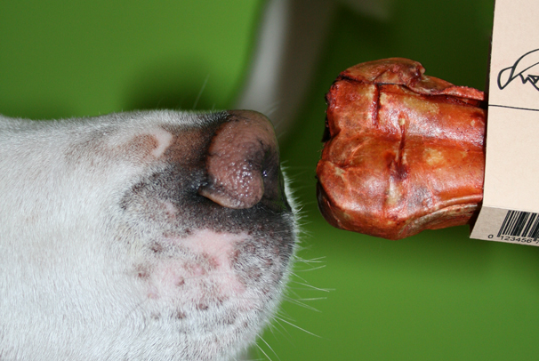 ekologický obal na buvolí kost pro psa