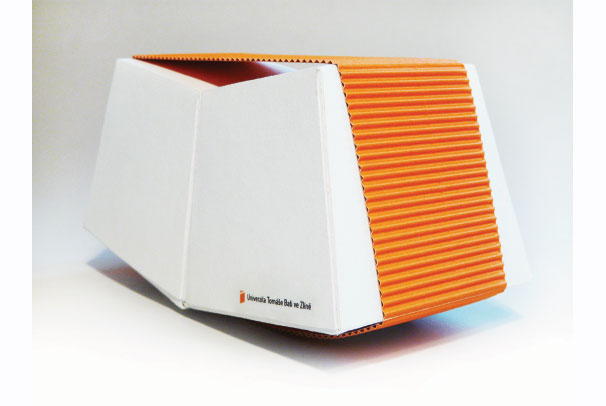 klauzúrna práca, obal na 2 poháre s logotypom FMK